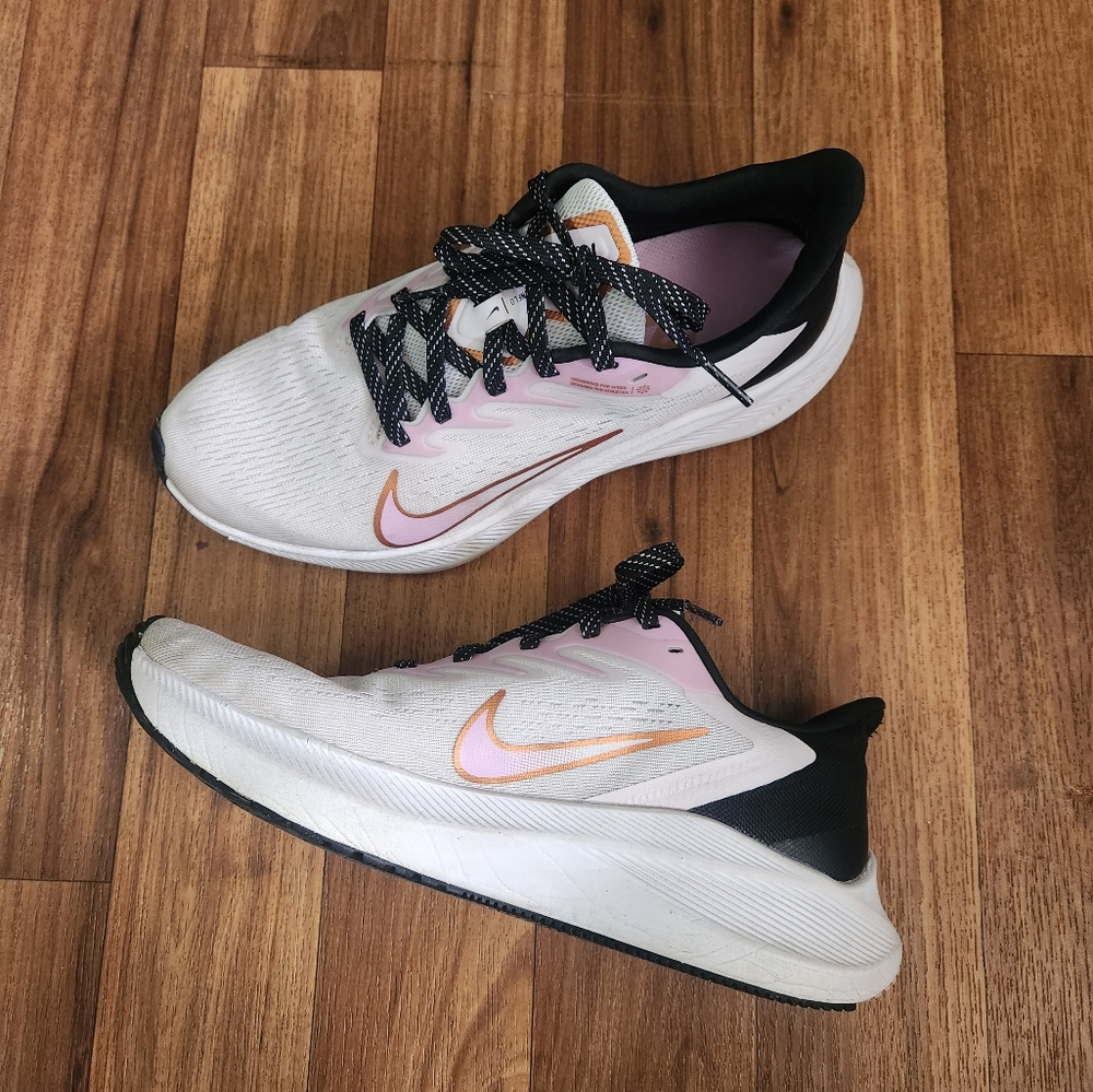 Nike Zoom Winflo Running Shoes, Size 8, Pink, White, Black